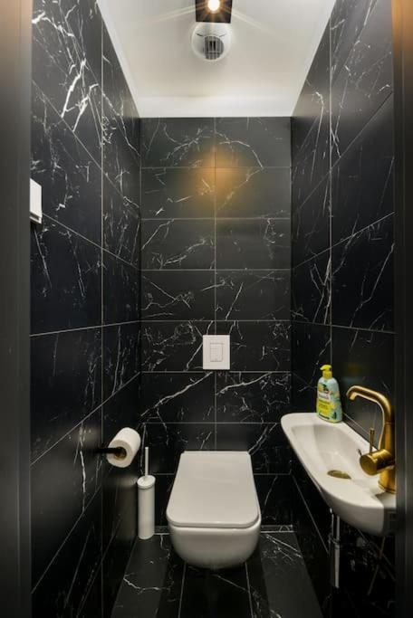 2Budapest Eye-Freegym And Sauna Luxury Home Exterior foto